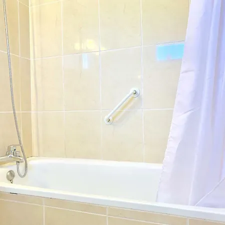 Las Americas With Views And Heated Pool Apartman