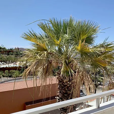 Las Americas With Views And Heated Pool Apartman *